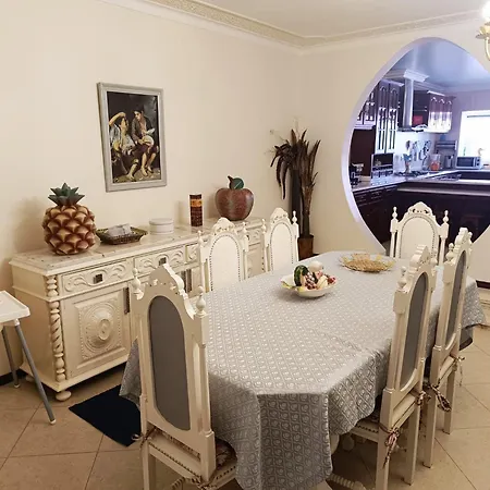 Caroca House Semesterbostad *